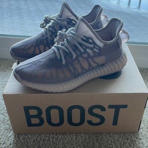 Yeezy 350 Mano mist